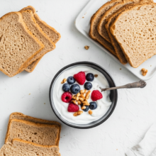 통밀빵-그릭요거트