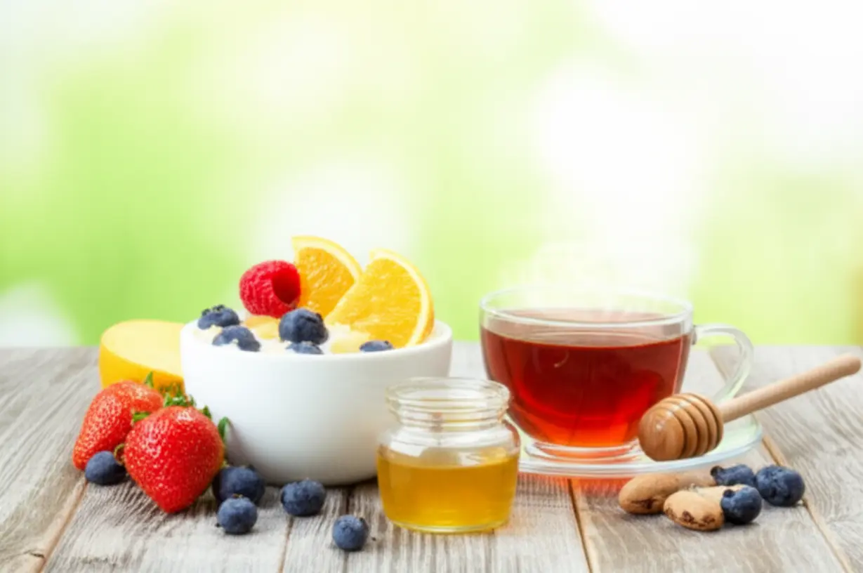 밤꿀과-함께하는-건강한-아침-식탁과-식재료들