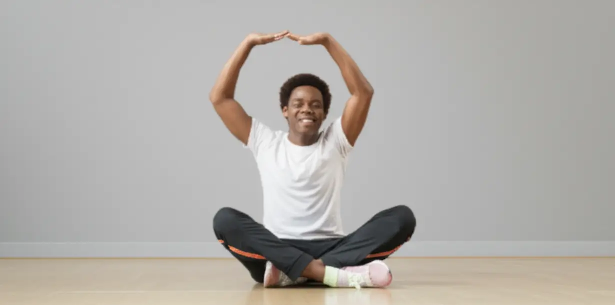 편안하고-활기찬-모습으로-기지개를-켜는-사람