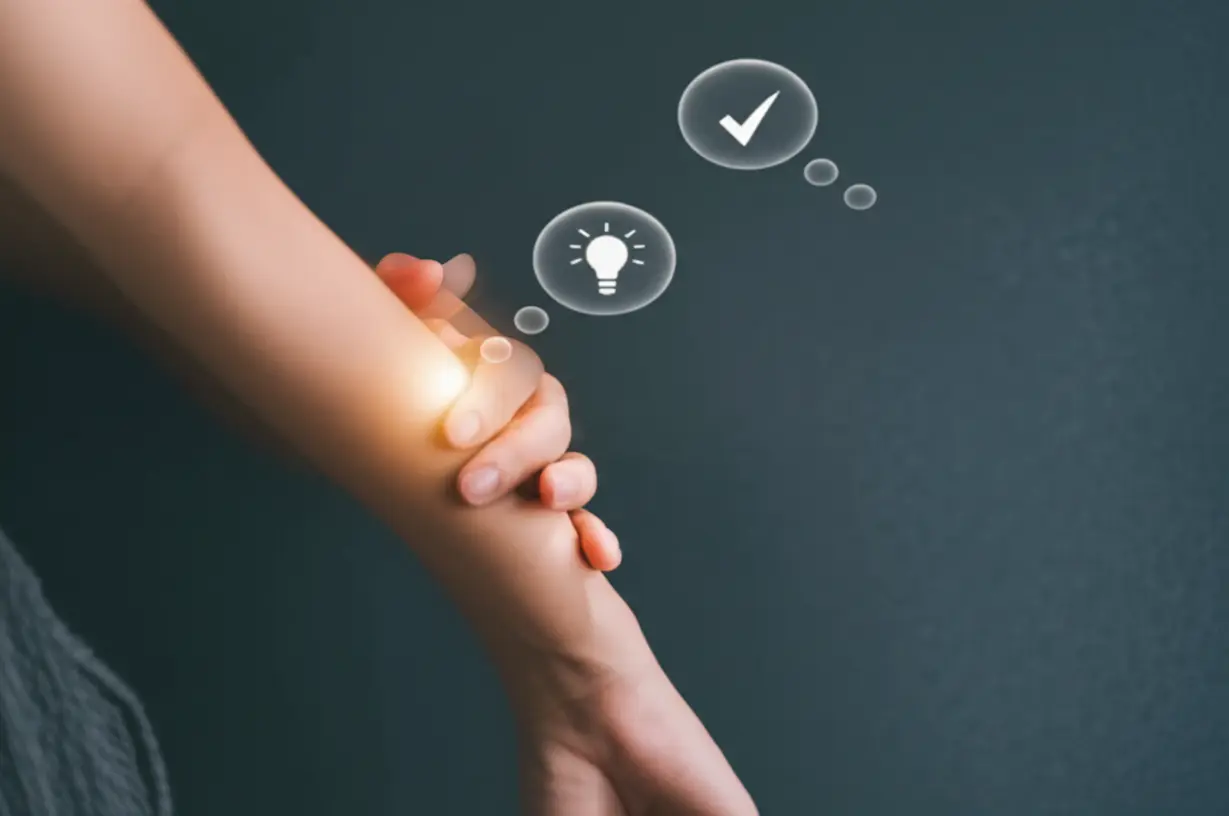 팔을-지그시-누르며-스스로-진단하는-손의-귀여운-3D-이미지